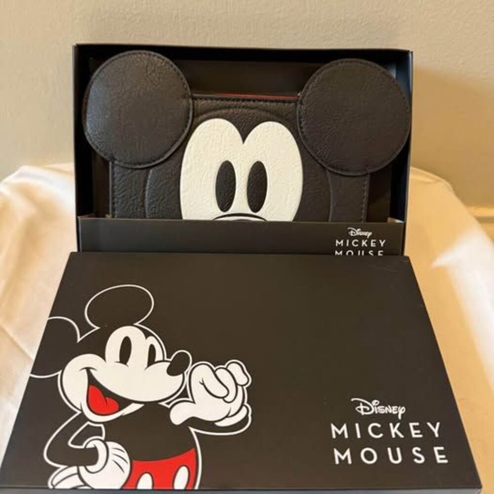 NWT Disney Mickey Mouse Cell Phone Wristlet Wallet-3D Ears- Bioworld- Boxed